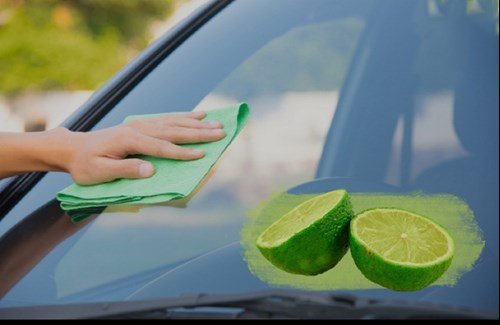 Tẩy ố kính ô tô tại nhà với các nguyên liệu đơn giản, dễ tìm như chanh, giấm… (Nguồn: Sưu tầm)