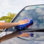 Sử dụng chất tẩy rửa chuyên dụng cho các vết ố bẩn lâu ngày, khó vệ sinh (Nguồn: Sưu tầm)