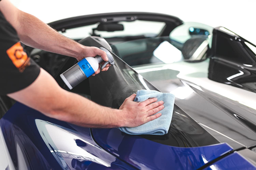 Dung dịch lau kính tạo bọt giúp loại bỏ vết ố hiệu quả nhanh chóng (Nguồn: Sưu tầm)